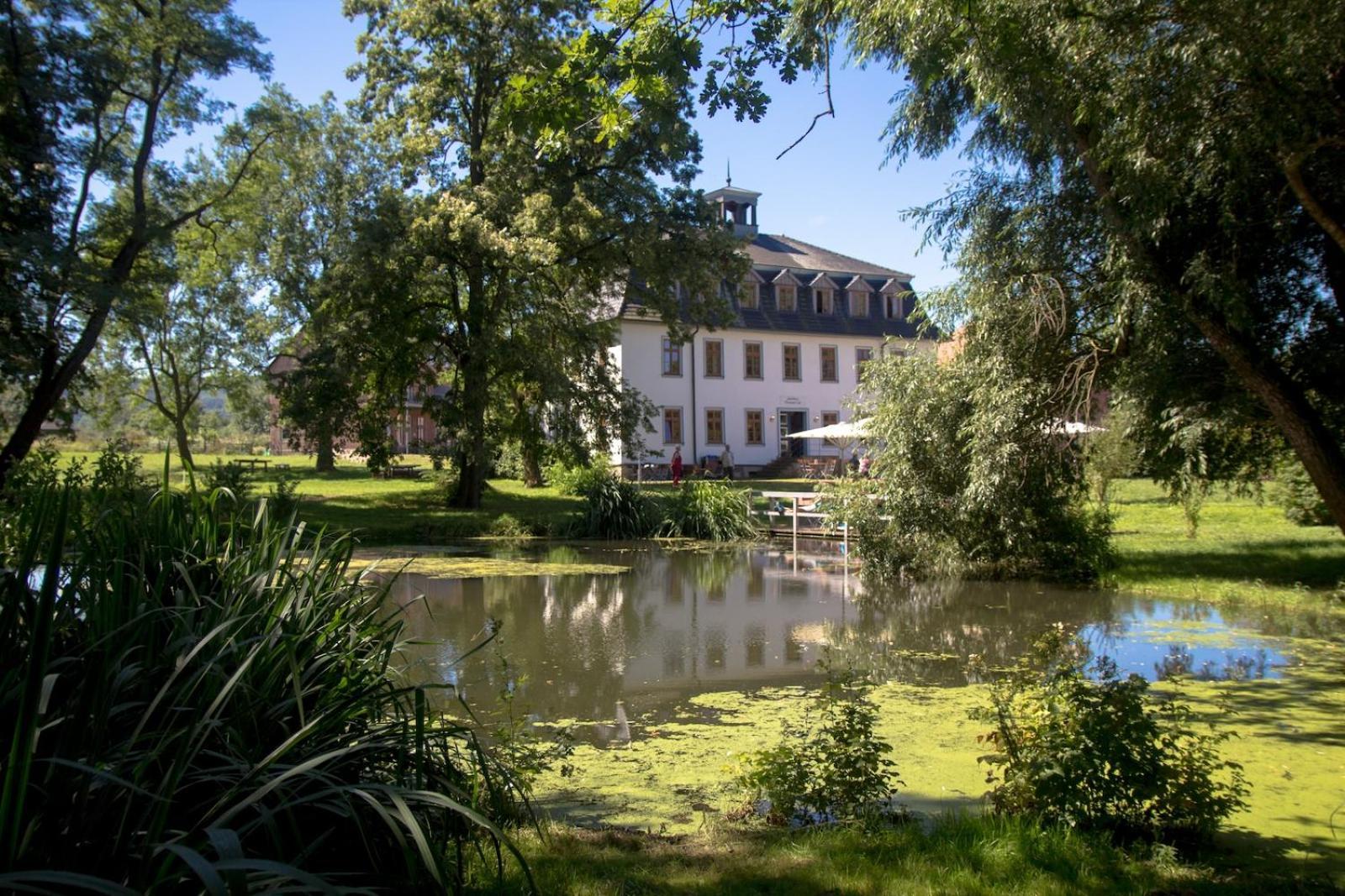 Biohotel Stiftsgut Wilhelmsgluecksbrunn Creuzburg Екстер'єр фото