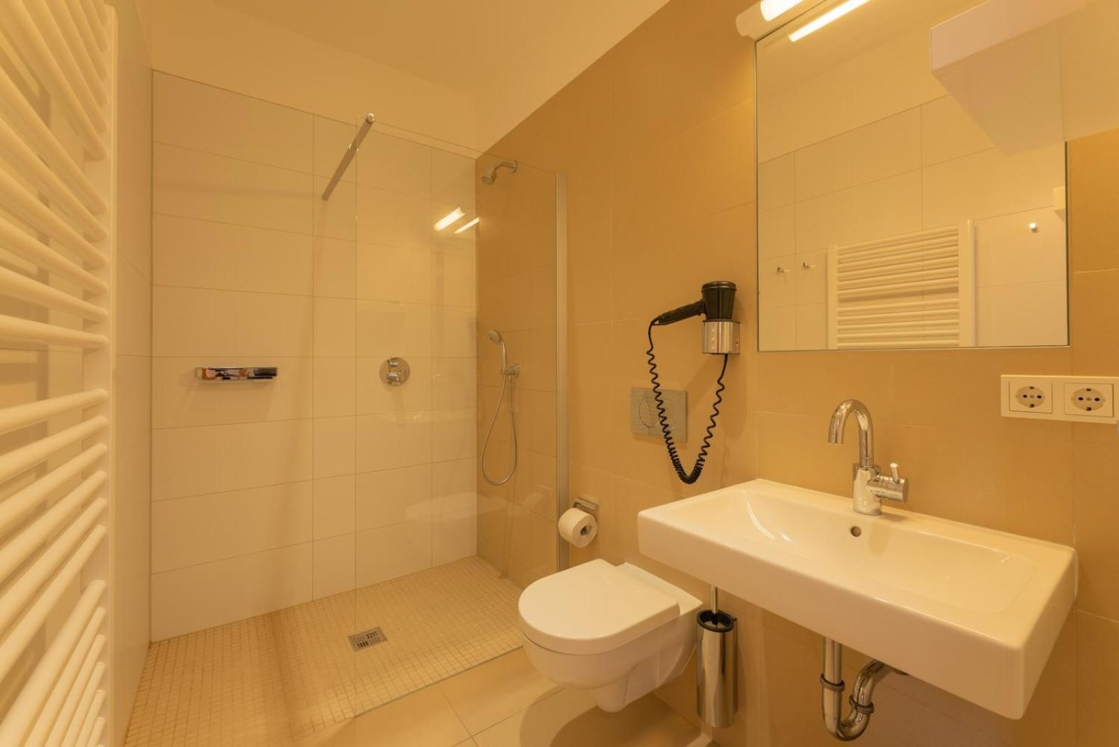Biohotel Stiftsgut Wilhelmsgluecksbrunn Creuzburg Екстер'єр фото