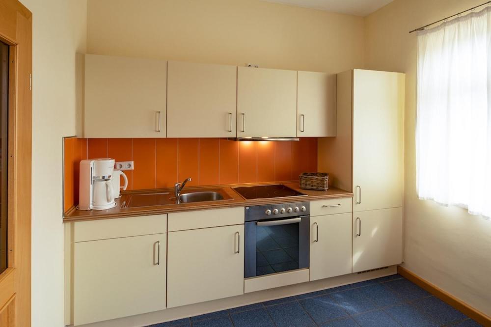 Biohotel Stiftsgut Wilhelmsgluecksbrunn Creuzburg Екстер'єр фото